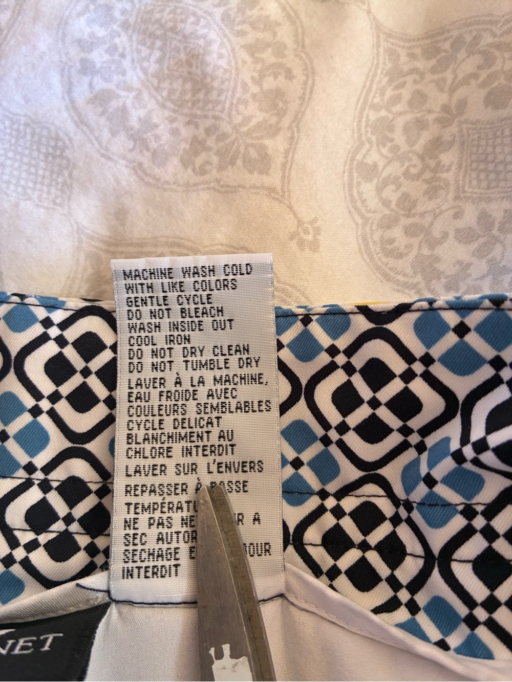 VUARNET SPORT featuring a blue, white, and yellow geometric print Skort Size 10 - Picture 7 of 7